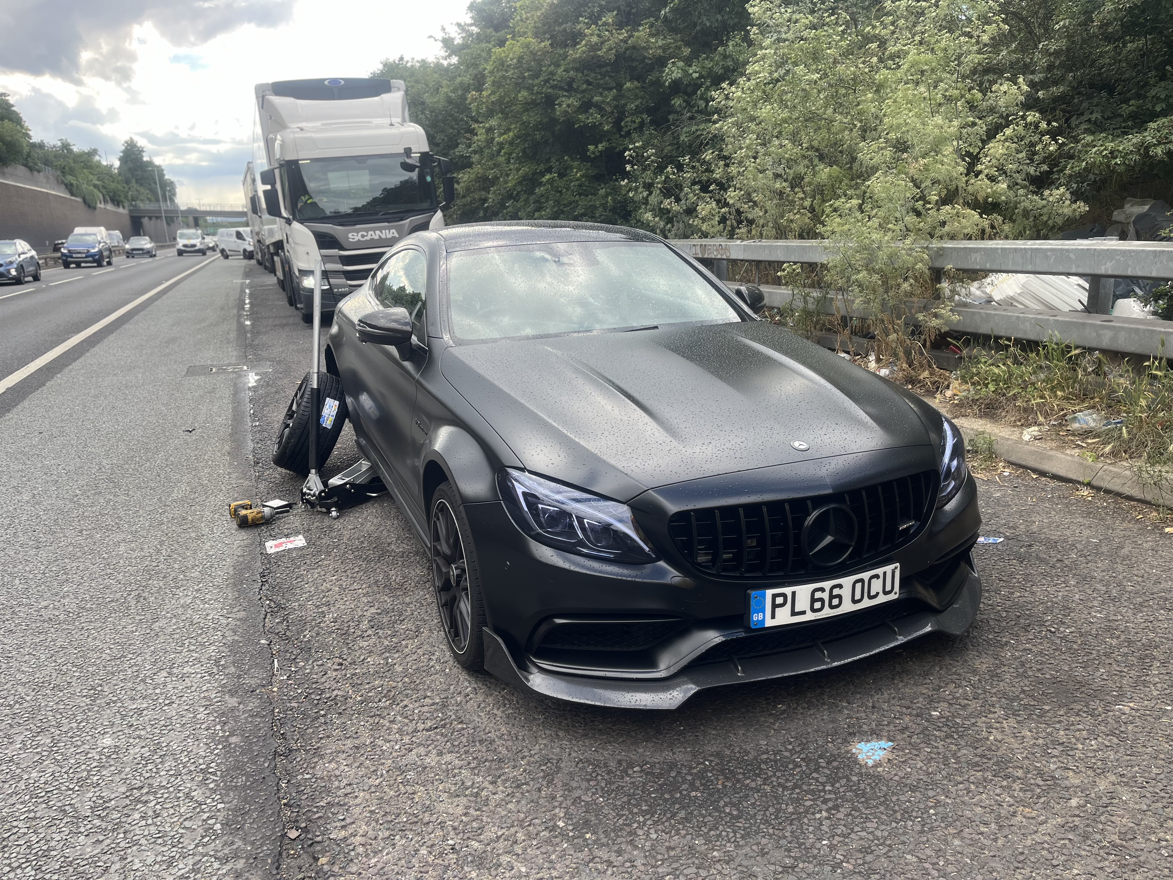 Emergency roadside service